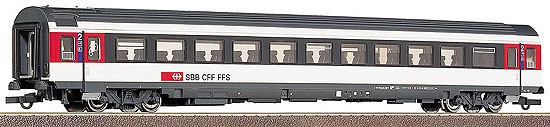 Passenger car 2nd class type EW IV<br /><a href='images/pictures/Roco/64258.jpg' target='_blank'>Full size image</a>